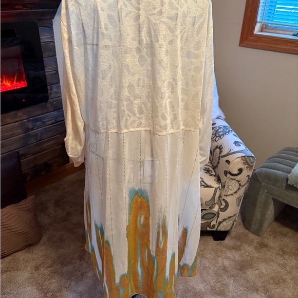 SOLD 
Multiples Kimono - Picture 3 of 8